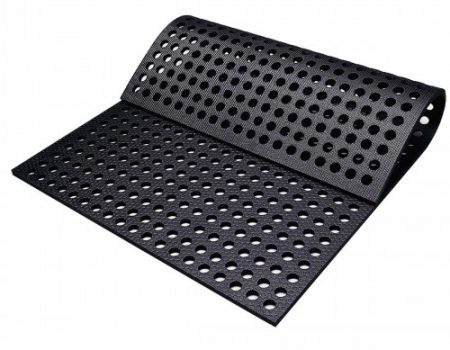 staloma-al-mq-rigato-sotto-tappeto-in-gomma-kraiburg-forato-per-vitelli-nelle-gabbie